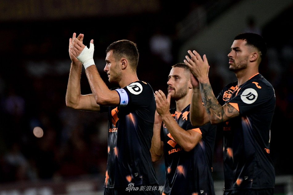 从青年组选 从青年组选