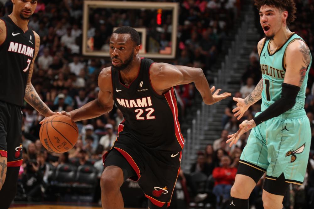 签下鲍威尔 签下鲍威尔